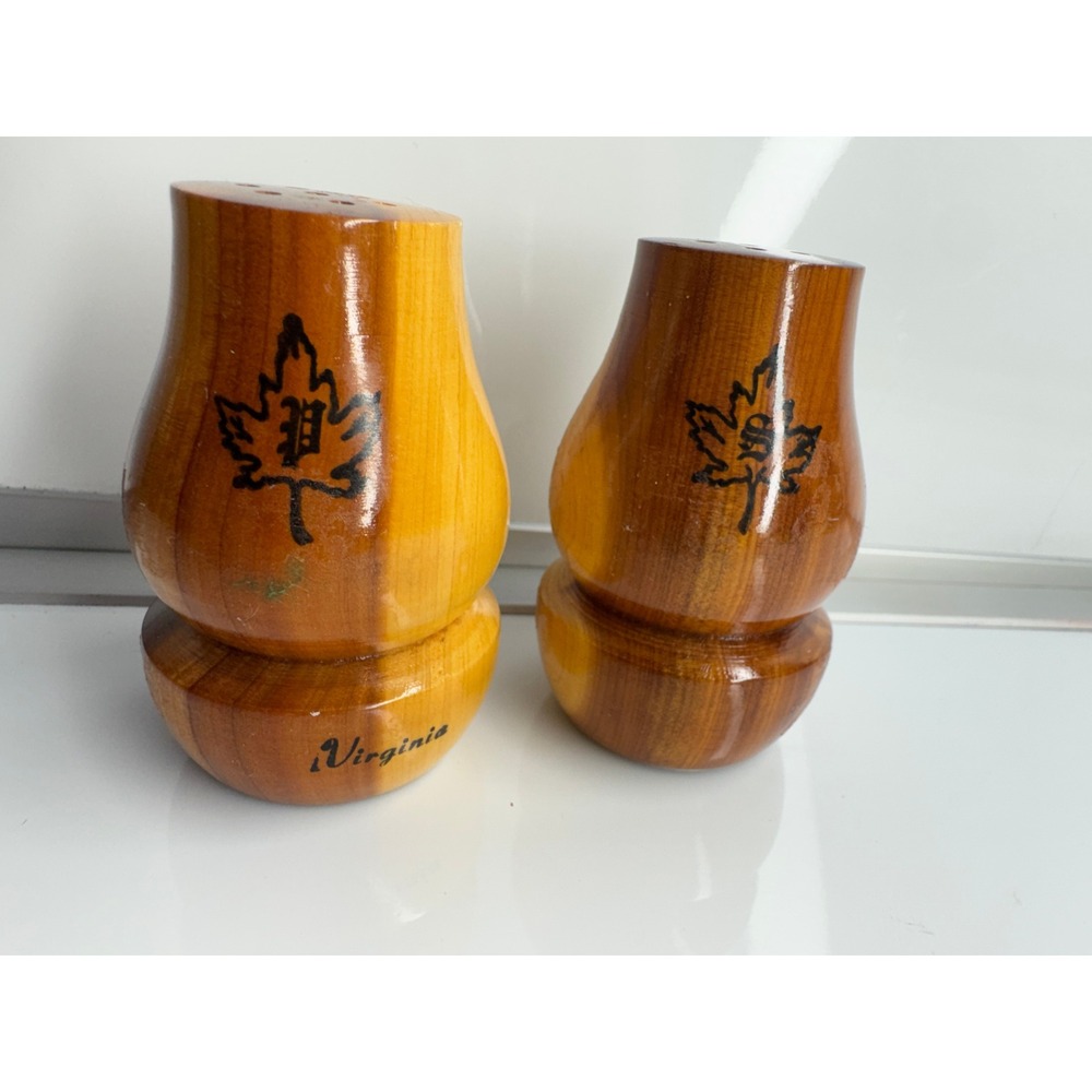 Vintage Wooden Salt Pepper Shakers Virginia Maple Leaf Design Souvenir Kitchen